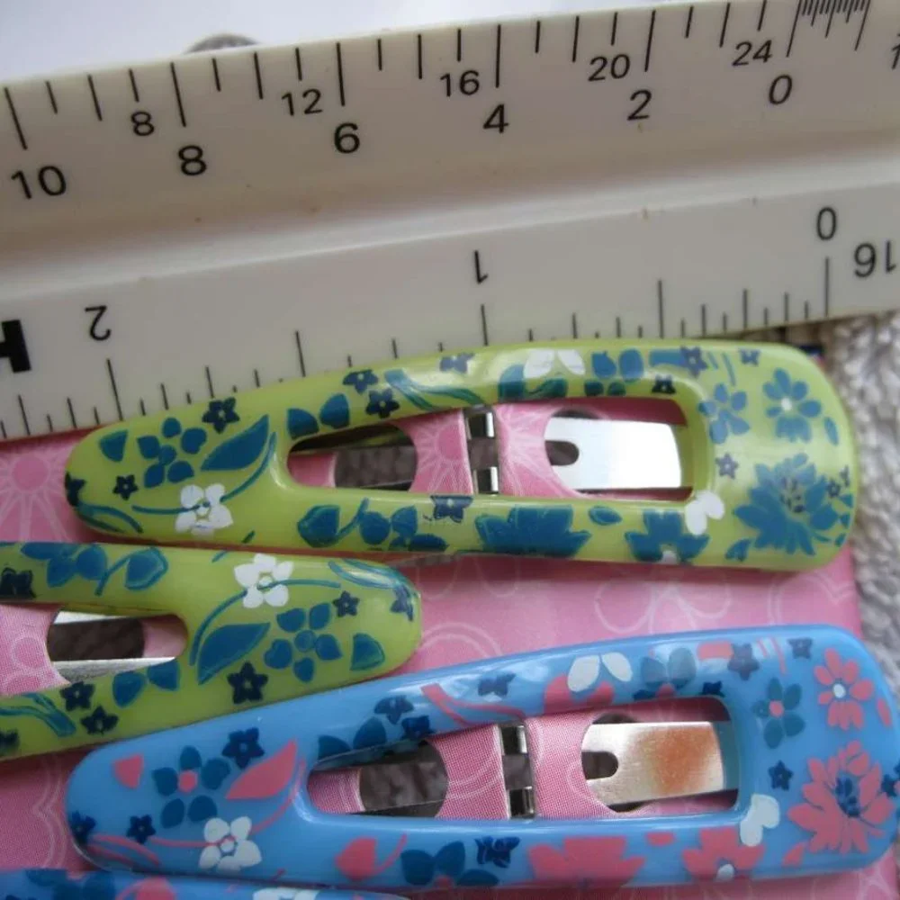 12 Goody Girls Snap Hair Clips Flowers Flexible Plastic Cover Shifts Heather